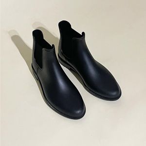 STORM BY COUGAR chelsea boots
